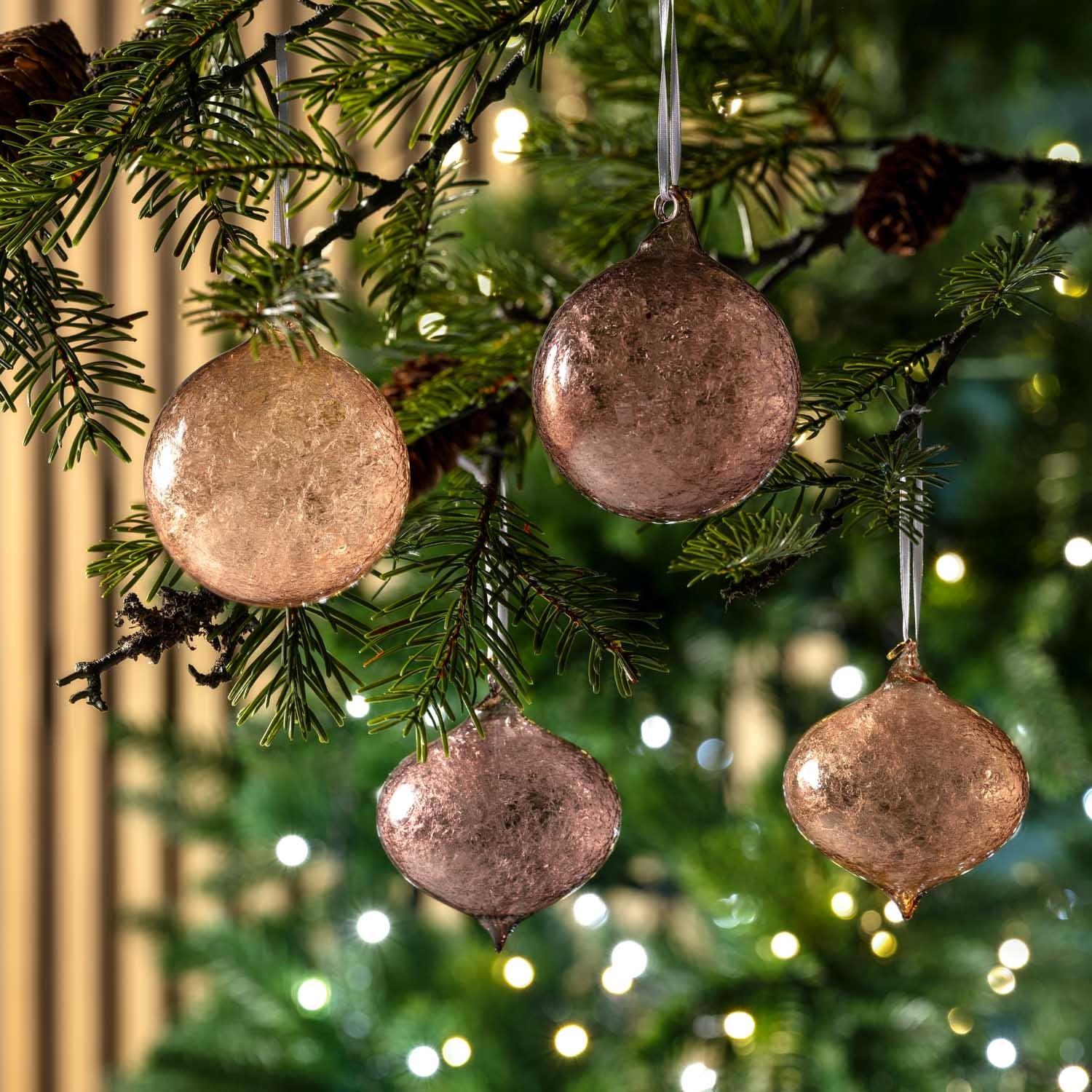 Set/4 Weihnachtskugeln 8 sort.