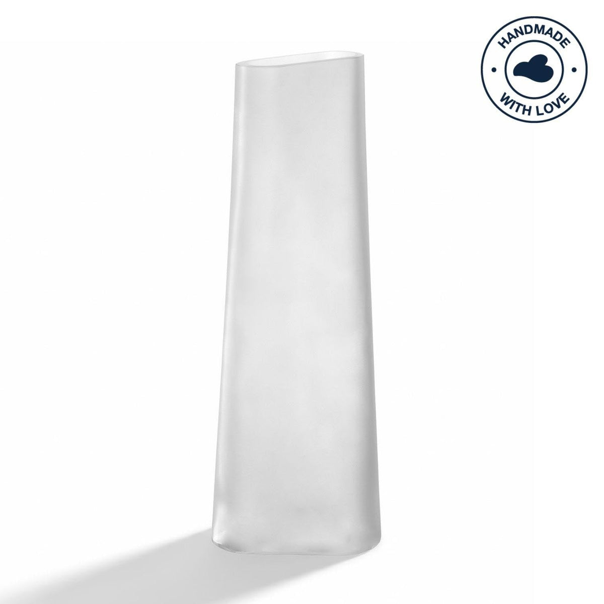 Vase TURNO 42 cm satiniert aus Glas, konische Form auf weißem Hintergrund