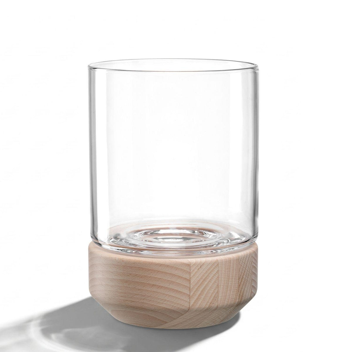 Windlicht auf Holzsockel LEGNO mit Glaszylinder vor weißem Hintergrund