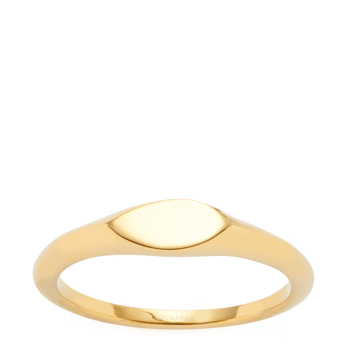Ring LOVIS 16 CIAO in Gold mit ovalem Stein auf weißem Hintergrund