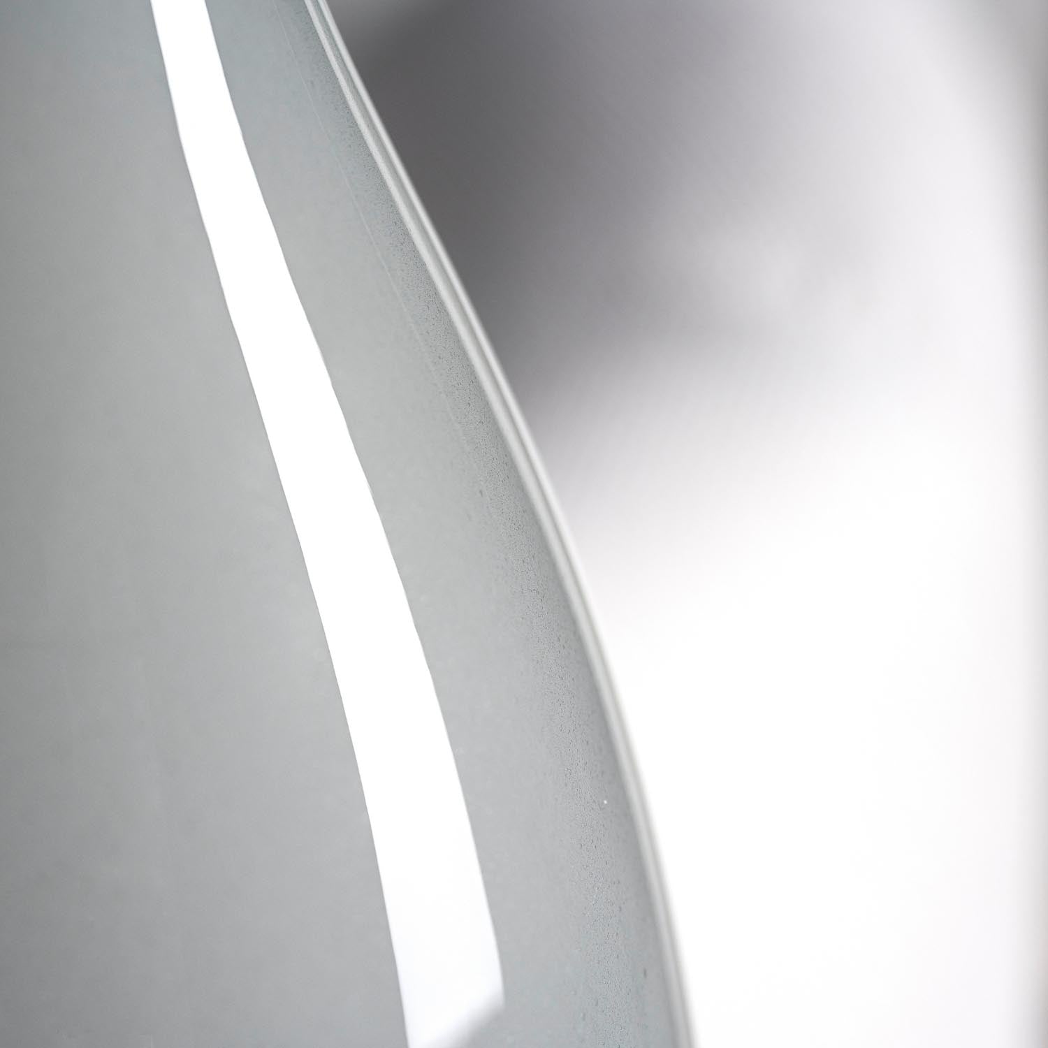 Vase BEAUTY 18 cm grau, Detail der glatten Oberflaeche und Wölbung