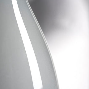 Vase BEAUTY 39 cm grau, Nahaufnahme der geschwungenen Form und Oberflaeche