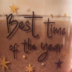 Tasse mit Gravur "Best time of the year", Sterne und Punkte als Dekoration