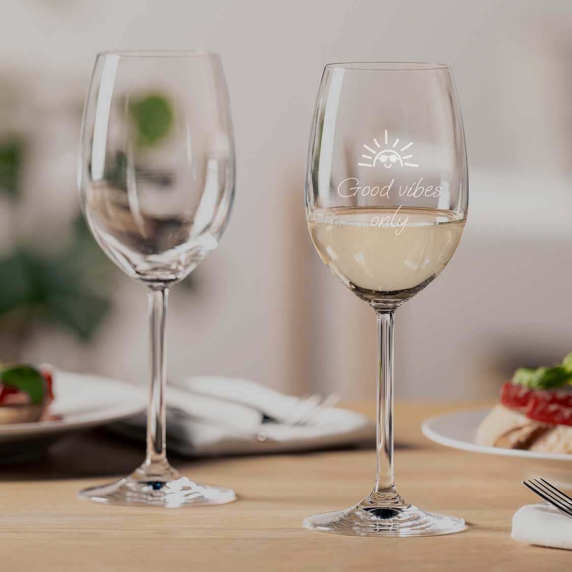 Weißweinglas DAILY 370 ml mit persönlicher Gravur – LEONARDO