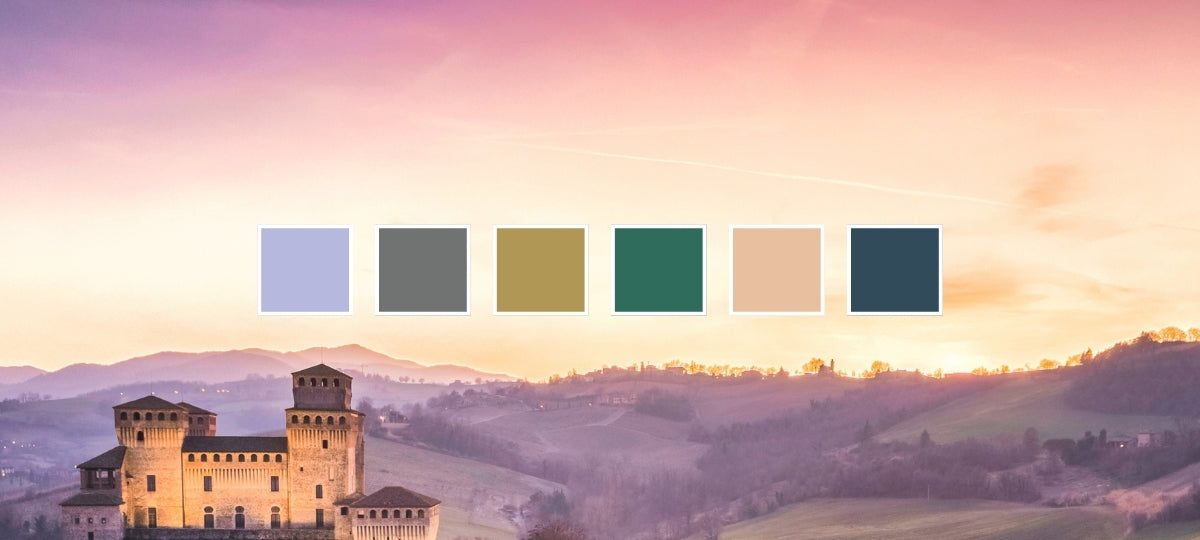 Panoramabild einer Hügellandschaft bei Sonnenuntergang mit historischer Villa im Vordergrund. Über dem Himmel sind sechs Farbflächen in Pastelllila, Grau, Ocker, Grün, Beige und Dunkelblau angeordnet.