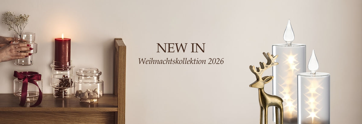 NEW IN Weihnachtskollektion 2026: Kerzen, Gläser und goldene Hirsch-Deko in warmer, festlicher Atmosphäre